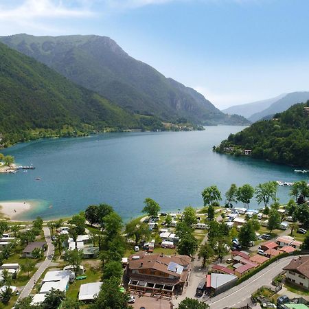 Camping Al Lago Ledro Пьеве-ди-Ледро Экстерьер фото