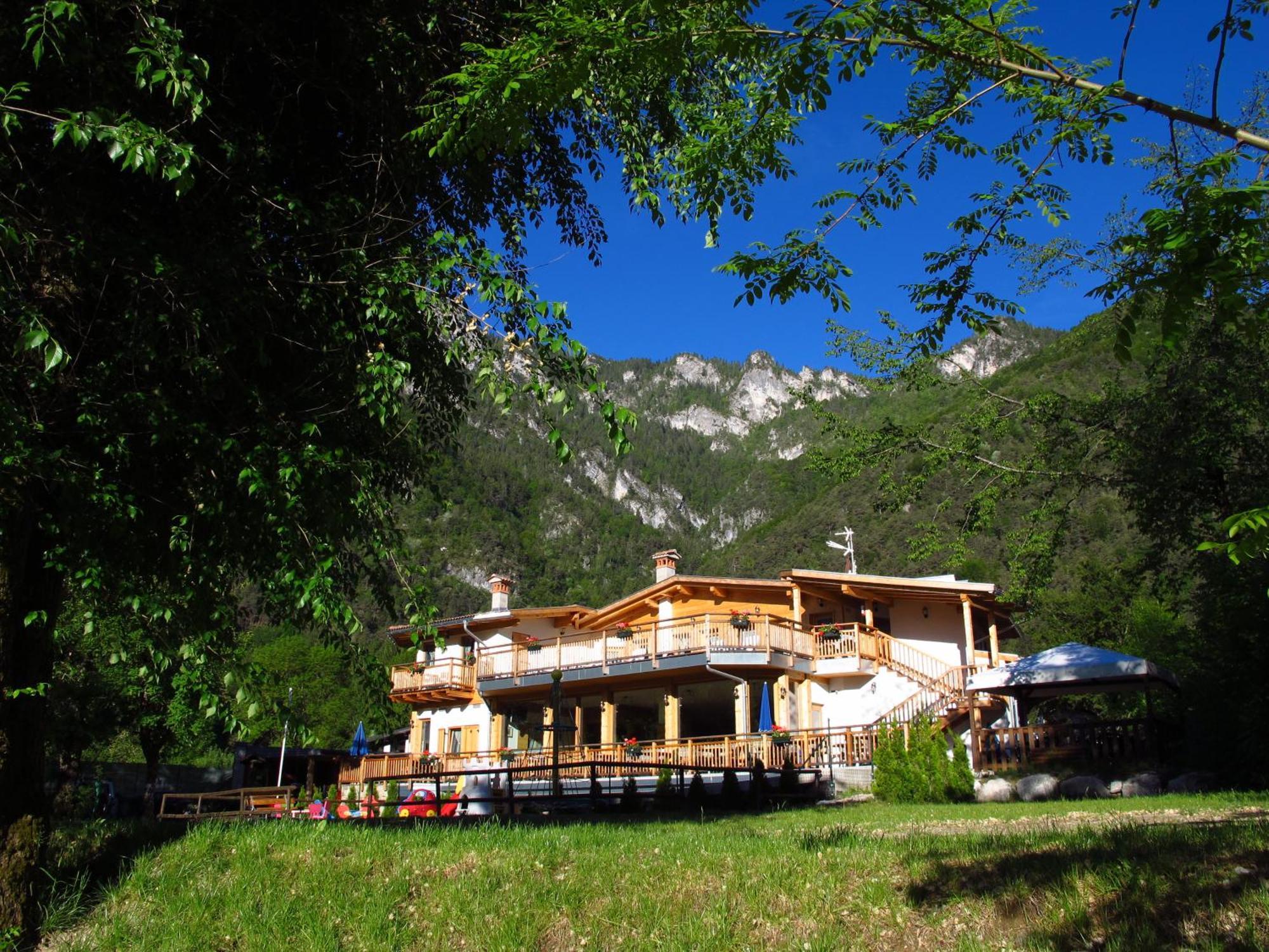 Camping Al Lago Ledro Пьеве-ди-Ледро Экстерьер фото